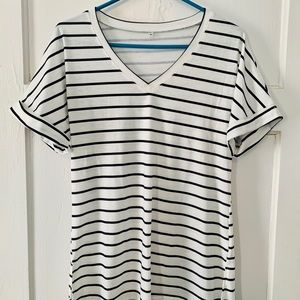 S/S Black & White Striped V Neck Tunic
